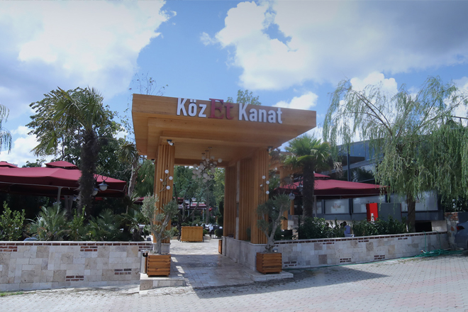 Köz Kanat Restaurant — Foto's (maximaal 6) 4