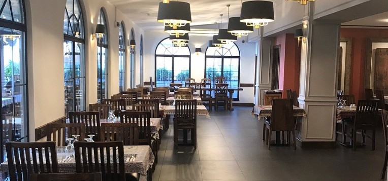 Reyhun Iranian Restaurant — Fotoğraflar (en fazla 6) 1