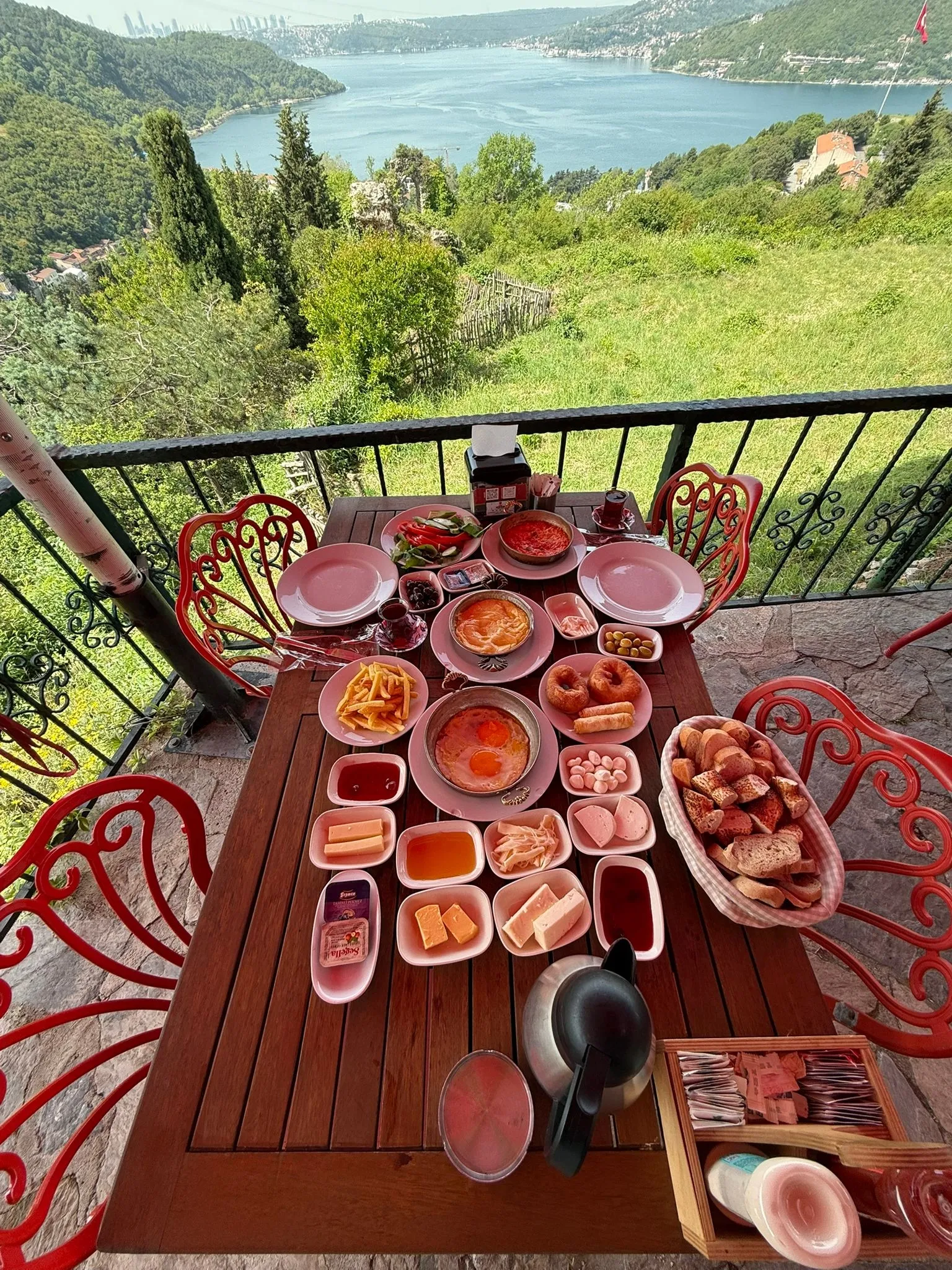 Yoros Cafe Restaurant — Fotoğraflar (en fazla 6) 4