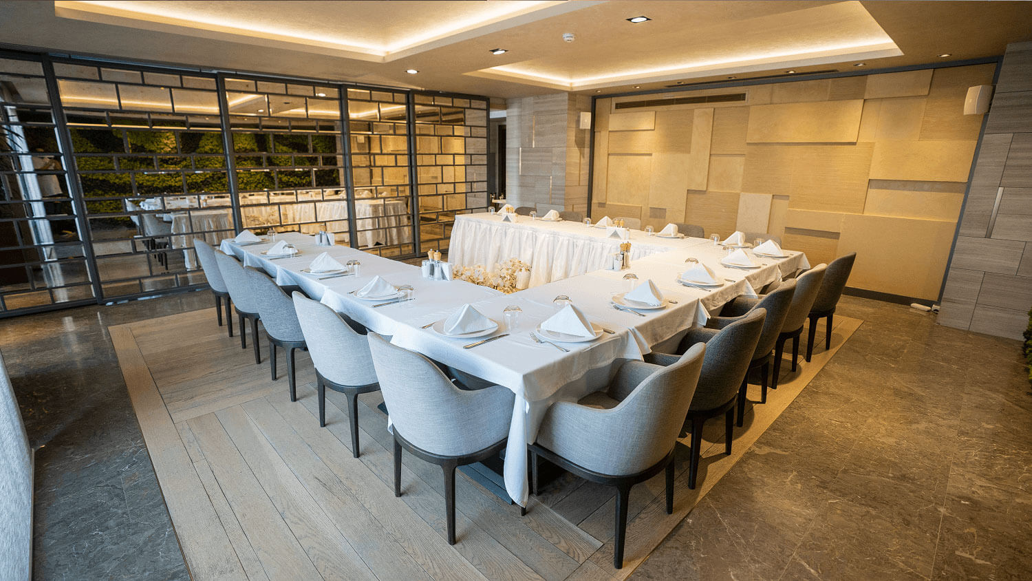 Seraf Restaurant — ఫోటోలు (గరిష్ఠంగా 6) 3